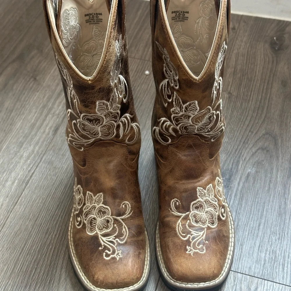 Shyanne Floral Embroidered Western Leather Brown Boots - Picture 10 of 13